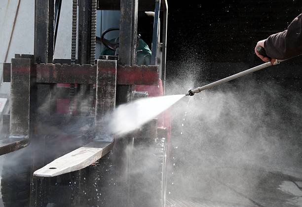 Best Sidewalk Pressure Washing  in Clatskanie, OR